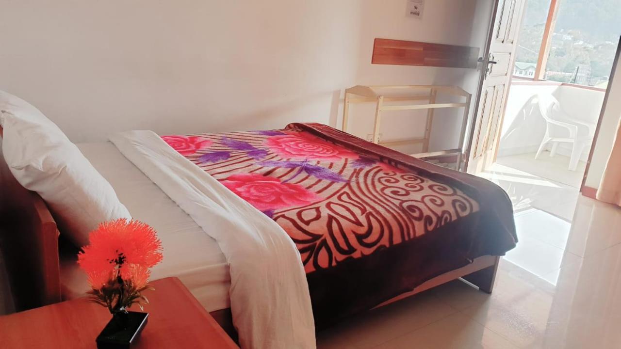 Oviya Guest Bed and Breakfast Νουβάρα Ελίγια Εξωτερικό φωτογραφία